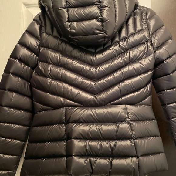 Women’s Coat - Picture 4 of 5